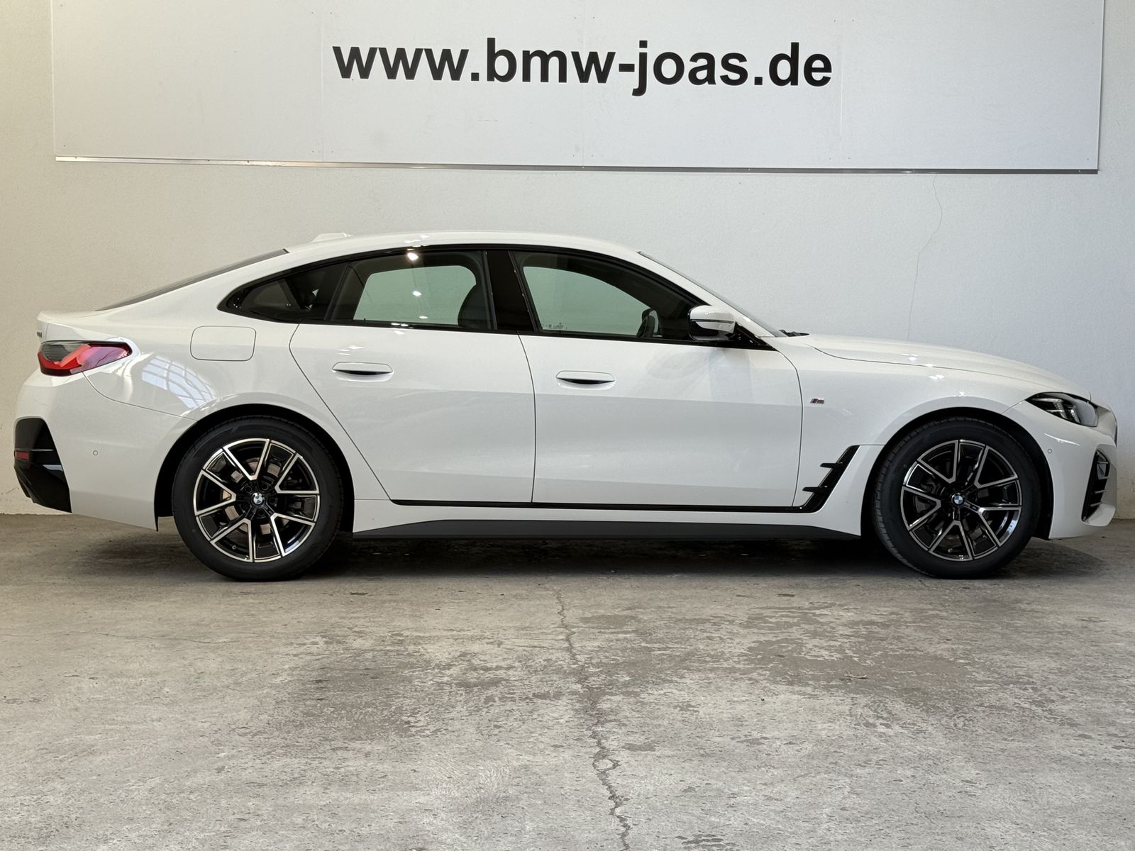 Fahrzeugabbildung BMW 420d M Sportpaket, Standheizung