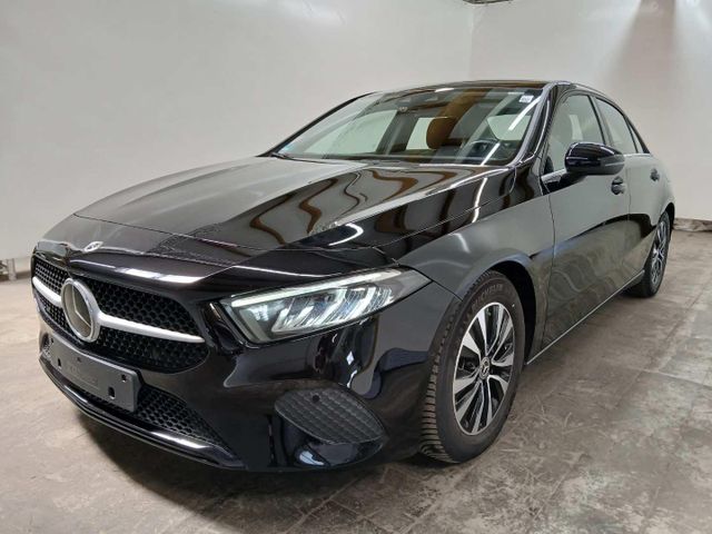 MERCEDES-BENZ A 180 2.0 CDI LED AHK NAVI KAMERA SITZHZG
