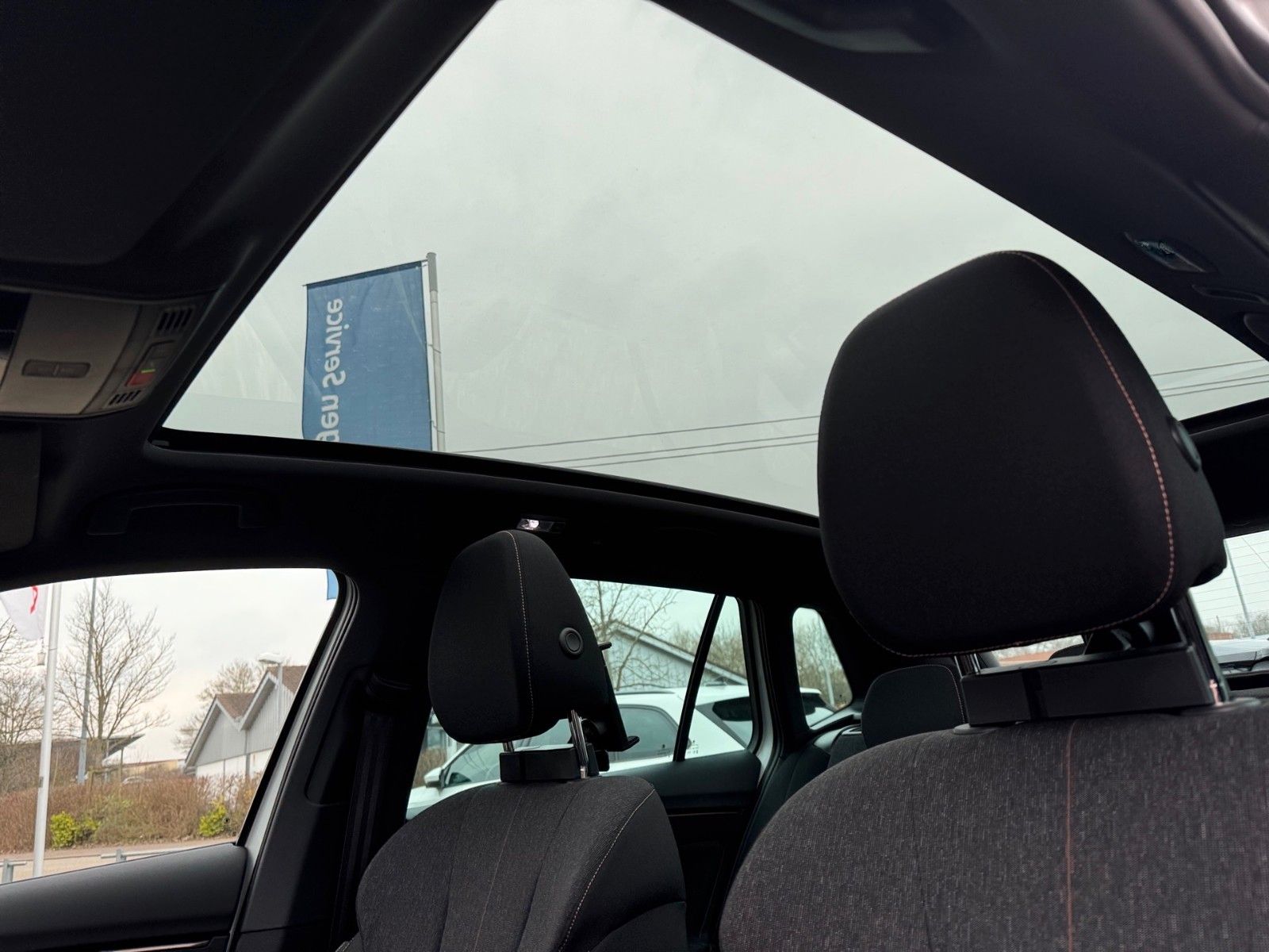 Fahrzeugabbildung SKODA Kamiq Selection 1.0 TSI *ACC*PANO*KAMERA*AMUNDSE