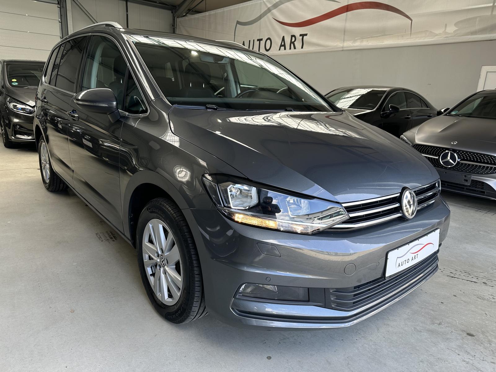 Volkswagen Touran Comfortline Navi Pano SHZ AHK App-Connect