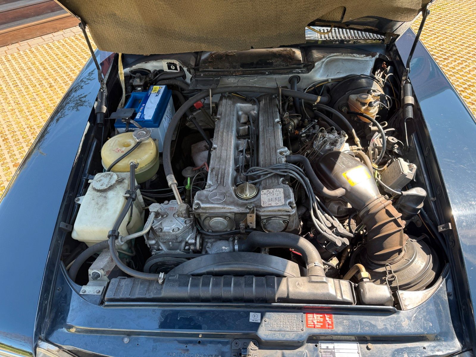 Fahrzeugabbildung Mercedes-Benz SL 280
