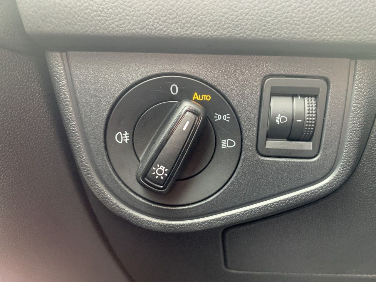 Fahrzeugabbildung Volkswagen Taigo Life 1.0 TSI+APP-CONNECT+SITZHEIZ+LED+PDC+