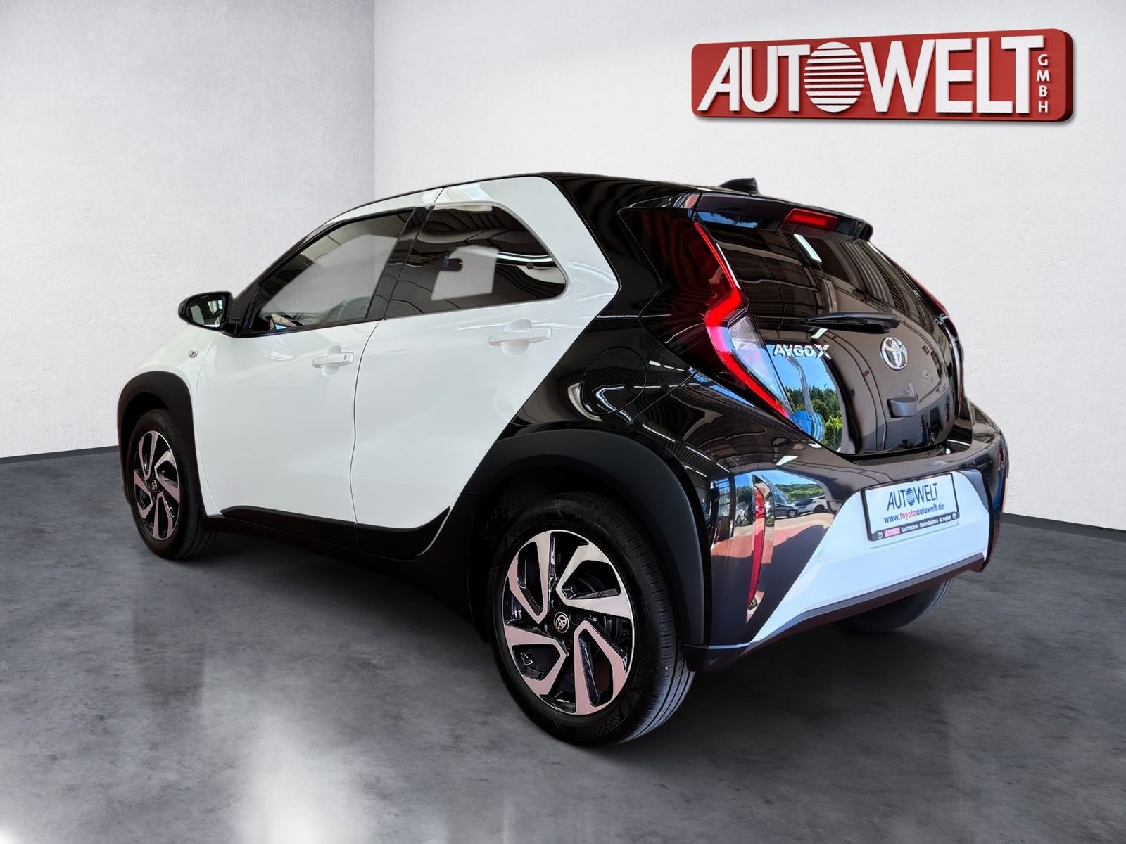 Fahrzeugabbildung Toyota Aygo X 1.0 Black&White SHZ,Winterräder,ACC,PDC