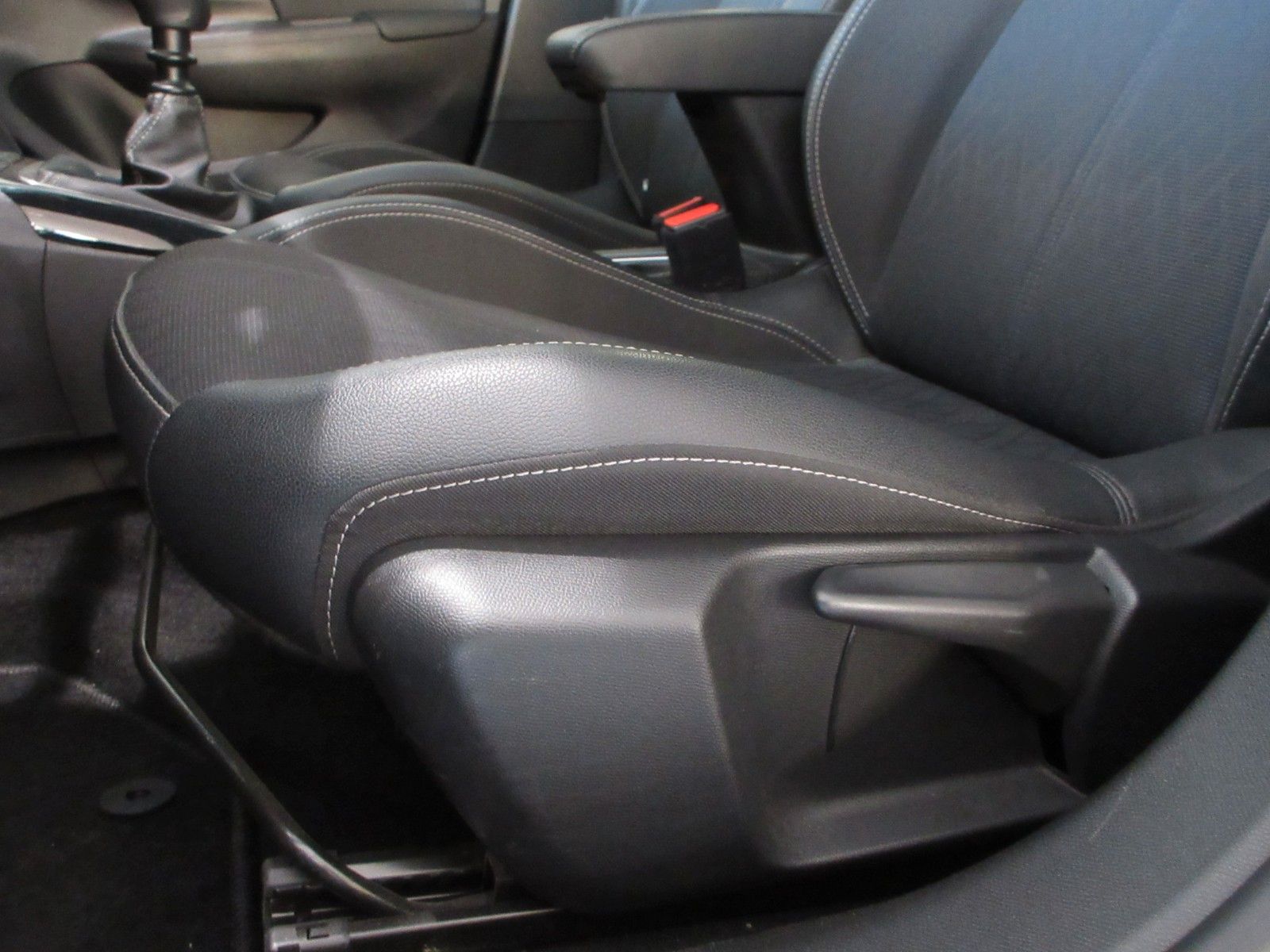 Fahrzeugabbildung Opel Corsa F Elegance 1.2T LED/NAVI/PDC/VIRTUAL/ALU