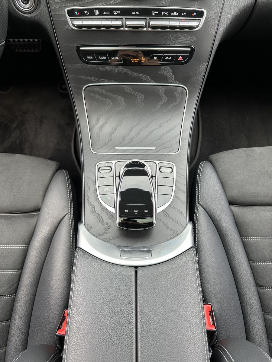 Fahrzeugabbildung Mercedes-Benz C 220d AMG-Line NAV+LED+AHK+PANO+19ZO+DISTRONIC