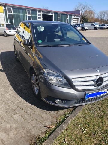 Mercedes-Benz B 180/Navi/Euro 6/Sitzheizung