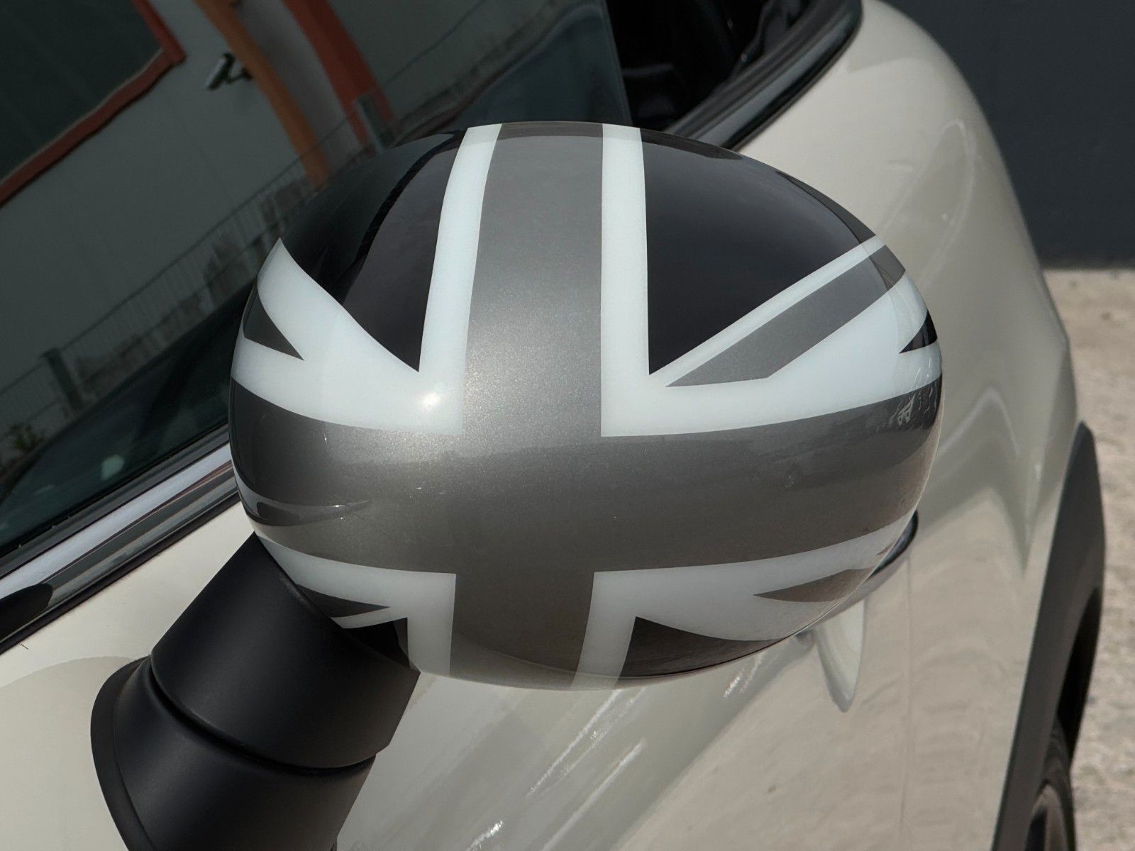 Fahrzeugabbildung MINI Cooper S Panoramadach Tempomat SHZ PDC BLT