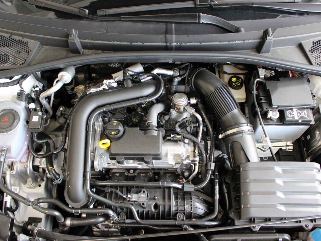 Fahrzeugabbildung SKODA Fabia 1.0 TSI Selection RFK/APP/SHZ/LANE