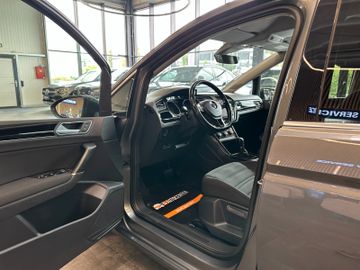 MYAUTOCENTER – Gebraucht- und Jahreswagen mit Werkstattservice in Pfaffenhofen Volkswagen Touran *AHK*ACC*PDC*3-Zonen*NAVI*1-HAND*