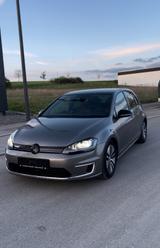 Volkswagen Golf VII Lim. e-Golf mit Wärmepumpe (Heizsystem) - Volkswagen Golf mit Elektro-Antrieb: Automatik