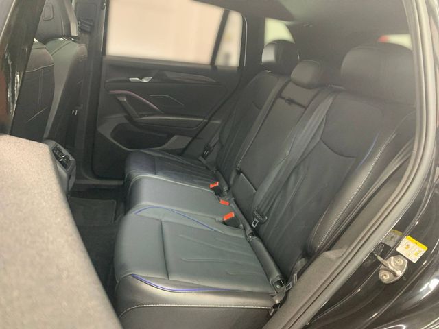 Tiguan 1.5 eTSI DSG R LINE IQ.LIGHT+AHK+HUD+PANO