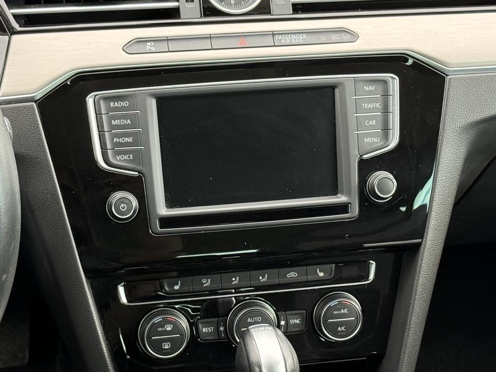 VOLKSWAGEN PASSAT R-LINE - 239 CV - HIGHLINE - 4MOTION - BVA - ALCANTARA