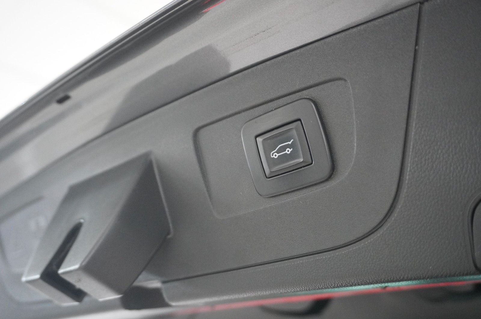 Fahrzeugabbildung Opel Insignia B ST 2.0D INNOV. NAVI/LED/KAMERA/SH/AHK