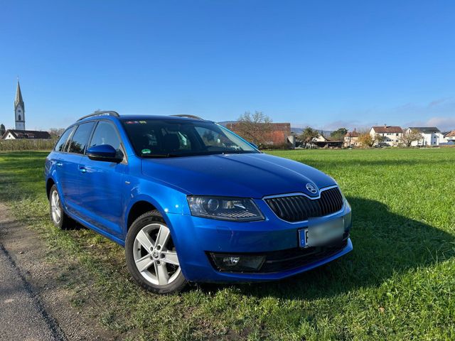 Skoda Octavia Combi NAVI XENON AHK