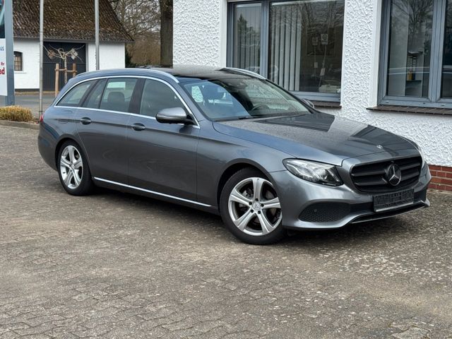 Mercedes-Benz E 220 Avangarde HeadUp Kamera 360° Panorama