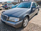 Mercedes-Benz C 220 - Mercedes-Benz C 220 mit Benzin-Antrieb: Limousine
