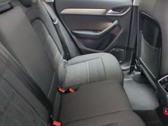 AUDI Q3 2.0 TDI quattro S tronic sport/Bose/AHK/DAB/