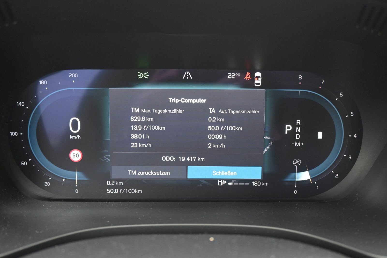 Fahrzeugabbildung Volvo XC60 B4 Benzin FWD Plus Dark*STHZG*360°*ACC*AHK