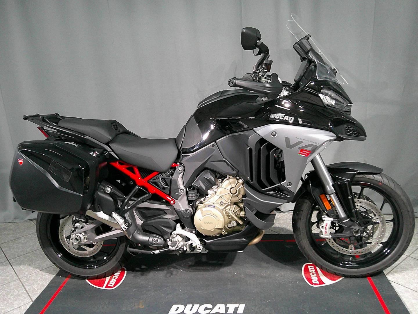 Ducati MULTISTRADA V4 S TRAVEL&RADAR BLACK 2025