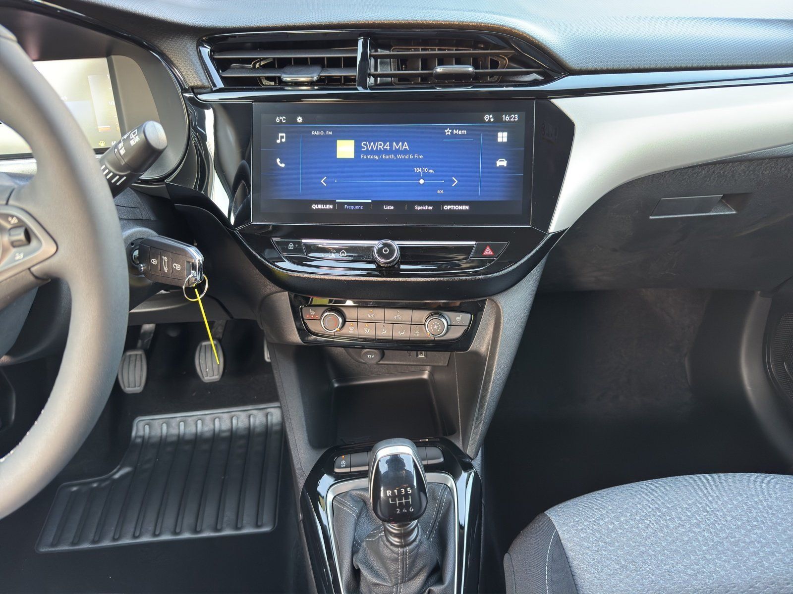 Fahrzeugabbildung Opel Corsa Edition 1,2 SHZ/KLIMA/LENKRADHEIZUNG/CARPL