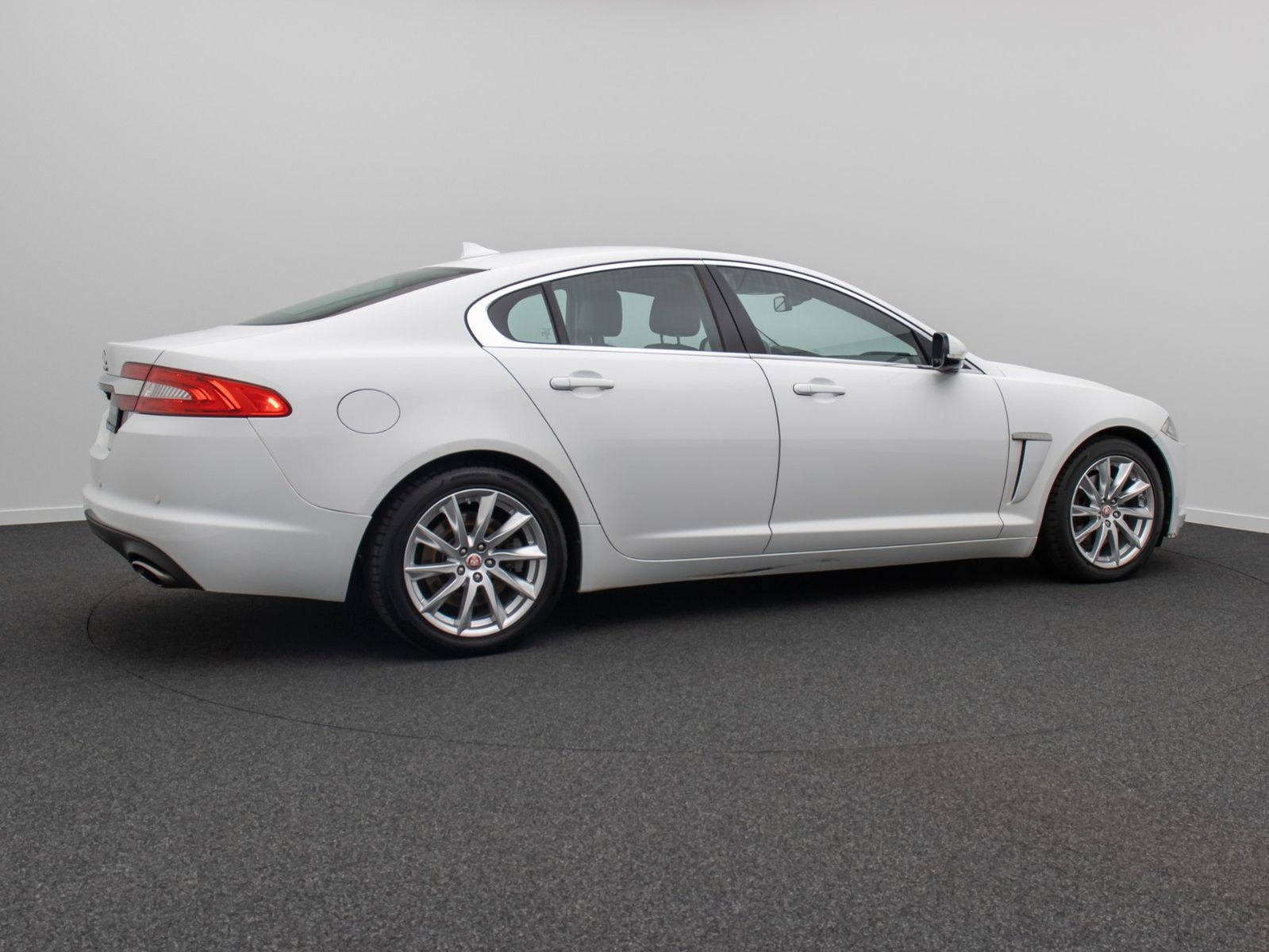 Fahrzeugabbildung Jaguar XF 2.2 Xenon Navi GSD Leder Touch Tempomat