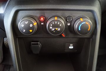 Dacia Logan TCe 90 NAVI-LED-TEMPOMAT-PDC-