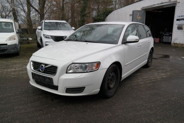 Volvo V50 Kombi 1.6 D Drive Kinetic Xenon Navi ....