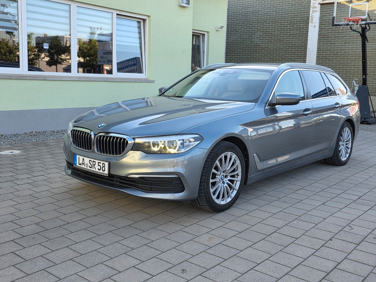 BMW BMW 520d Touring  Vollleder  Voll Digital Lu