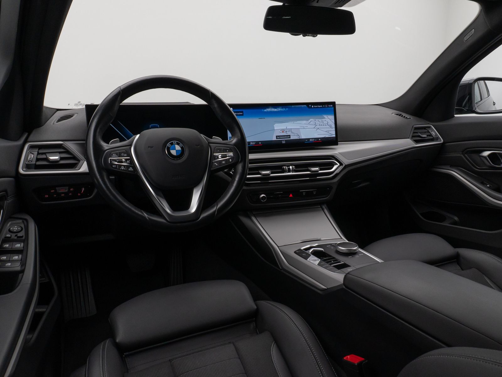 Fahrzeugabbildung BMW 318d Kamera HUD DAB ACC Komfort Alarm Sport
