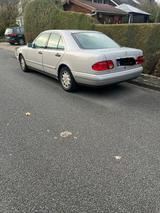 Mercedes-Benz E 200 CLASSIC Classic - gebrauchte Mercedes-Benz E 200 aus dem Jahr 1998