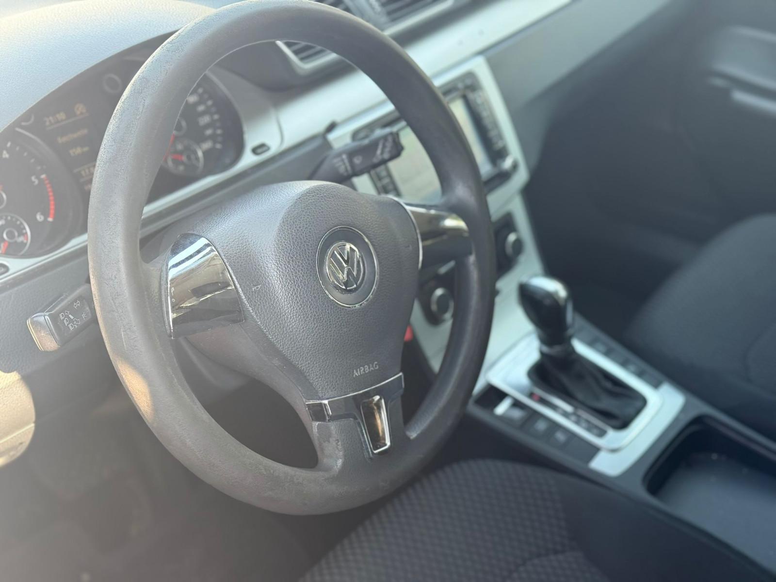 Volkswagen Passat 2012 — rear view