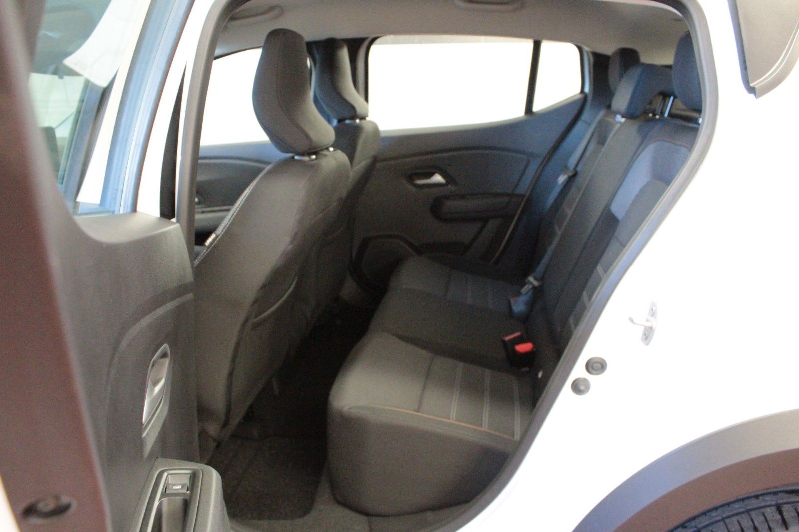 Fahrzeugabbildung Dacia Sandero TCe 90 Stepway auto Expression*Winterp.*