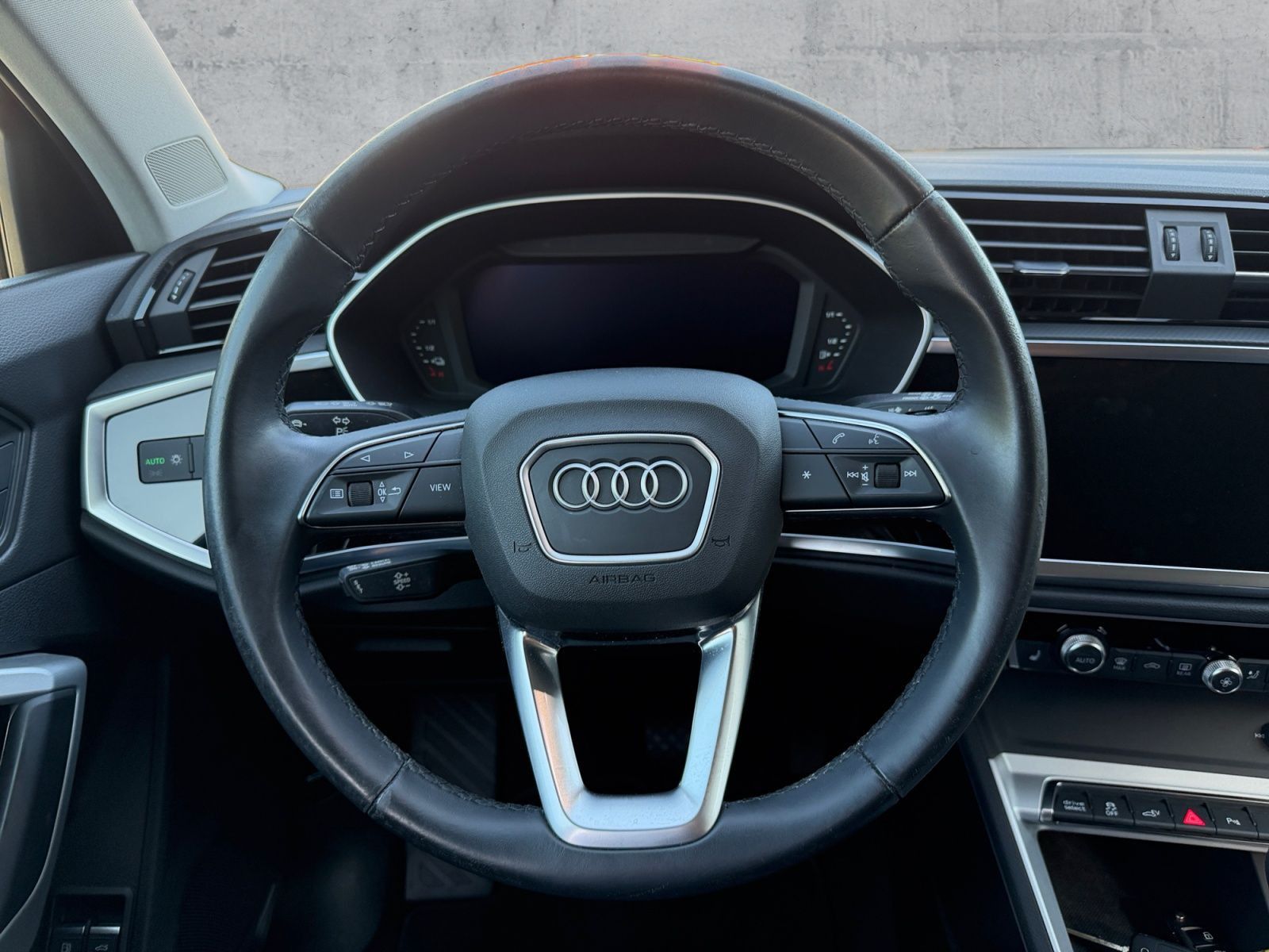 Audi Q3 45 TFSI e S-TRONIC LED+2xPDC+SHZ+LM foto 10