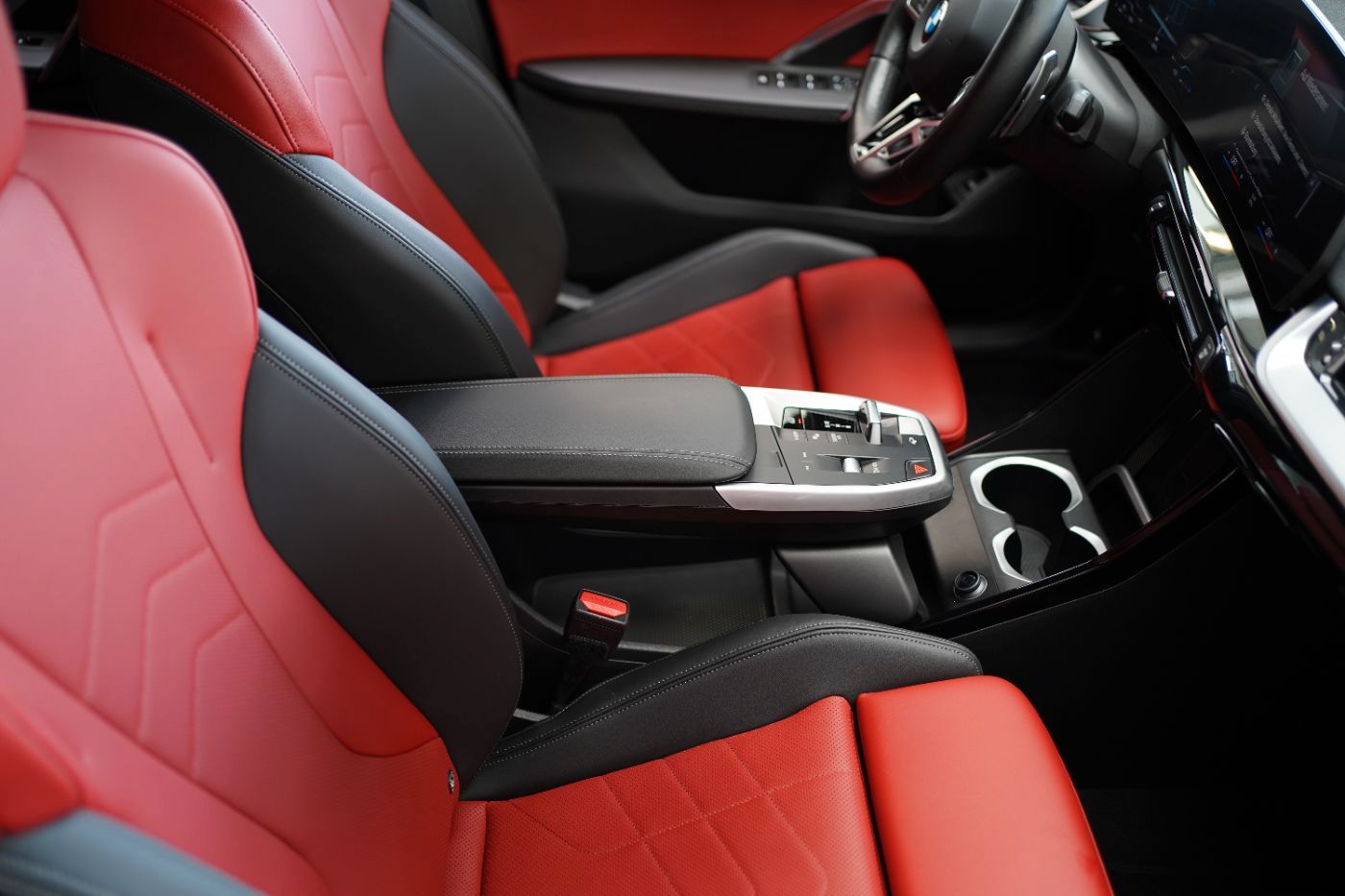Fahrzeugabbildung BMW X1 20iA Head-Up+ParkingAssis.Plus+LED+Komfortzug