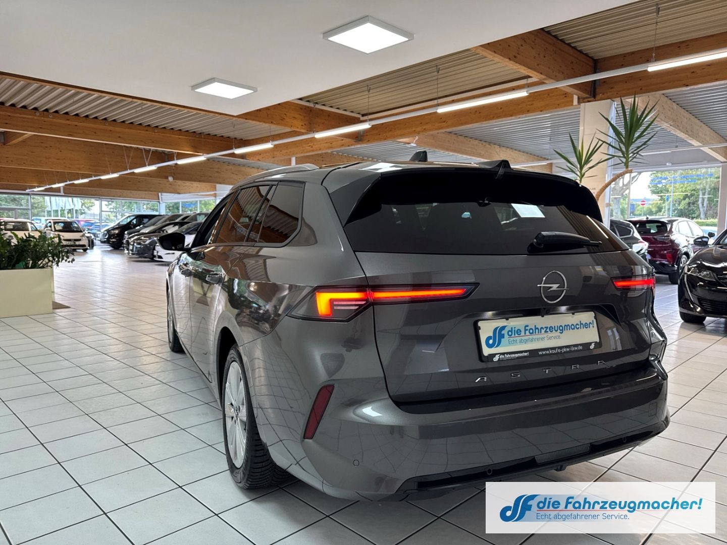 Fahrzeugabbildung Opel Astra L Sports Tourer Elegance 1.5 D EU6e Navi L