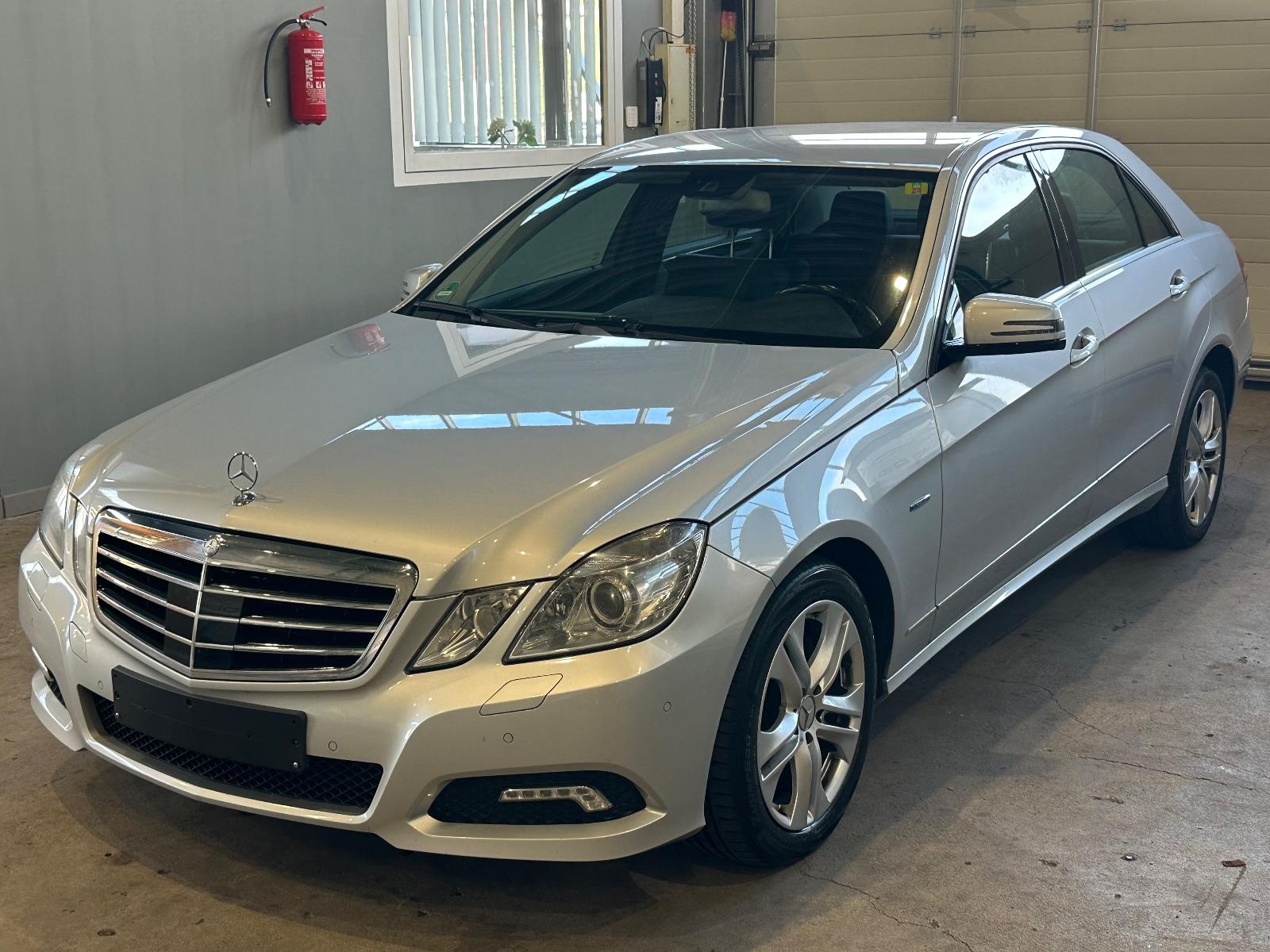 Mercedes-Benz E 350 CGI Avantgarde*AUTOMATIK*DISTRONIC*NAVI*