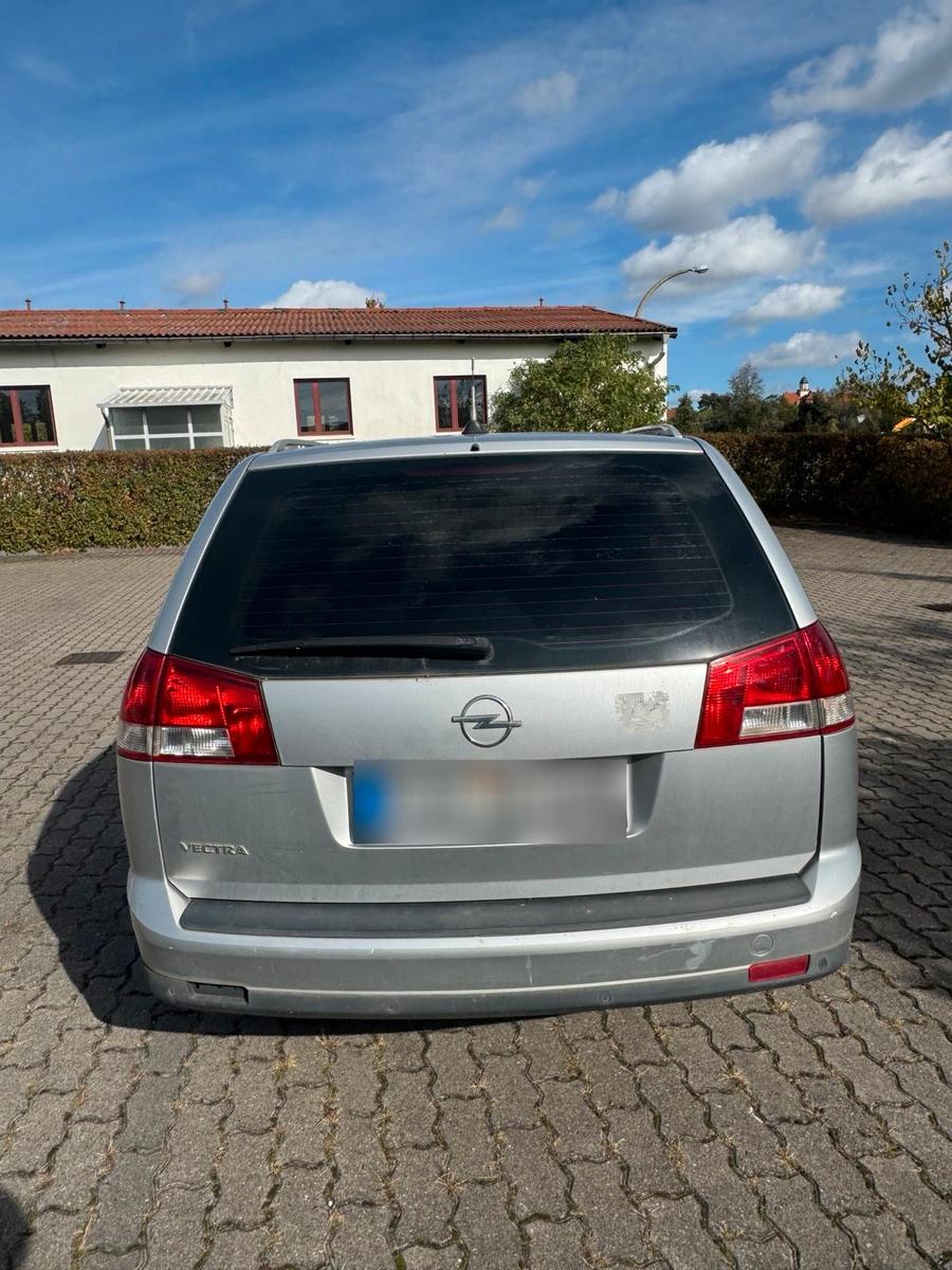 Opel Vectra 2005 — interior