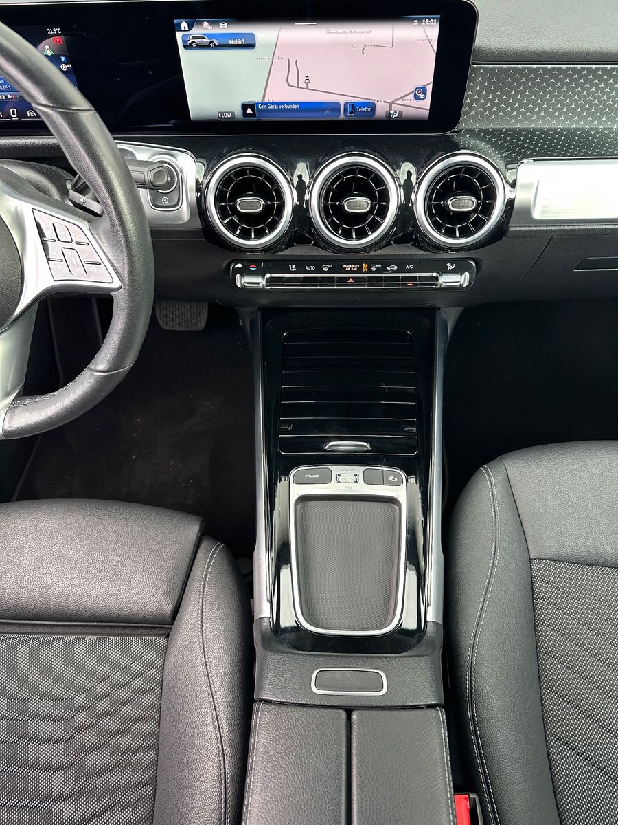 Fahrzeugabbildung Mercedes-Benz GLB 200 d Progressive Advanced NAV+LED+AHK