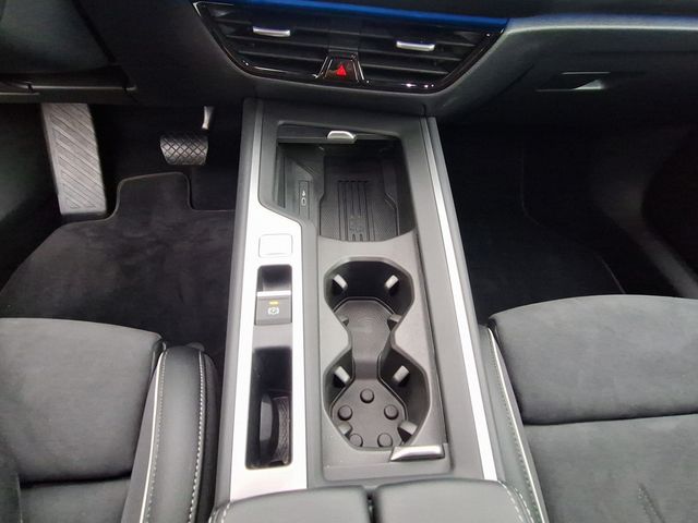 Passat Business 2.0 TDI DSG AHK, Navigation, LED
