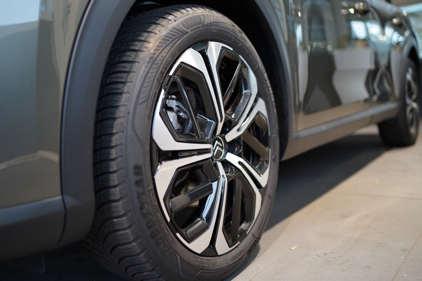 Fahrzeugabbildung Citroën C5 X PureTech 130 EAT8 Plus Automatik Leder Navi