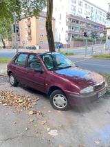 Mazda 121 Mit NEU TÜV - Mazda 121 mit Benzin-Antrieb: Kleinwagen