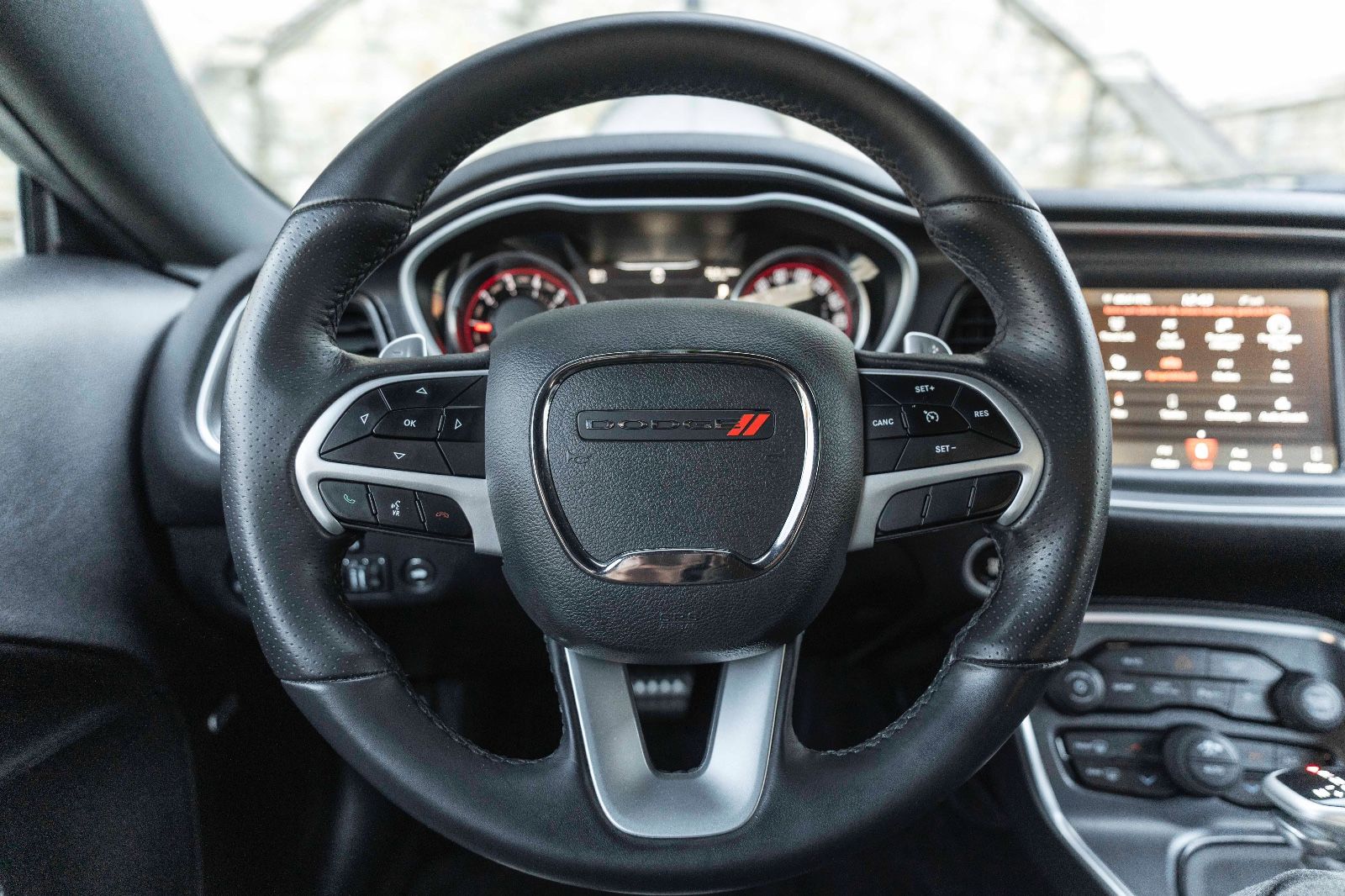 Fahrzeugabbildung Dodge Challenger R/T SCAT 392 KAM CARPLAY SZH BREMBO