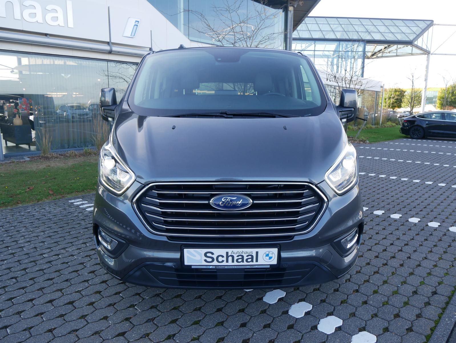 Ford Tourneo Custom 320 L1H1 VA Autm. Titanium X AHK