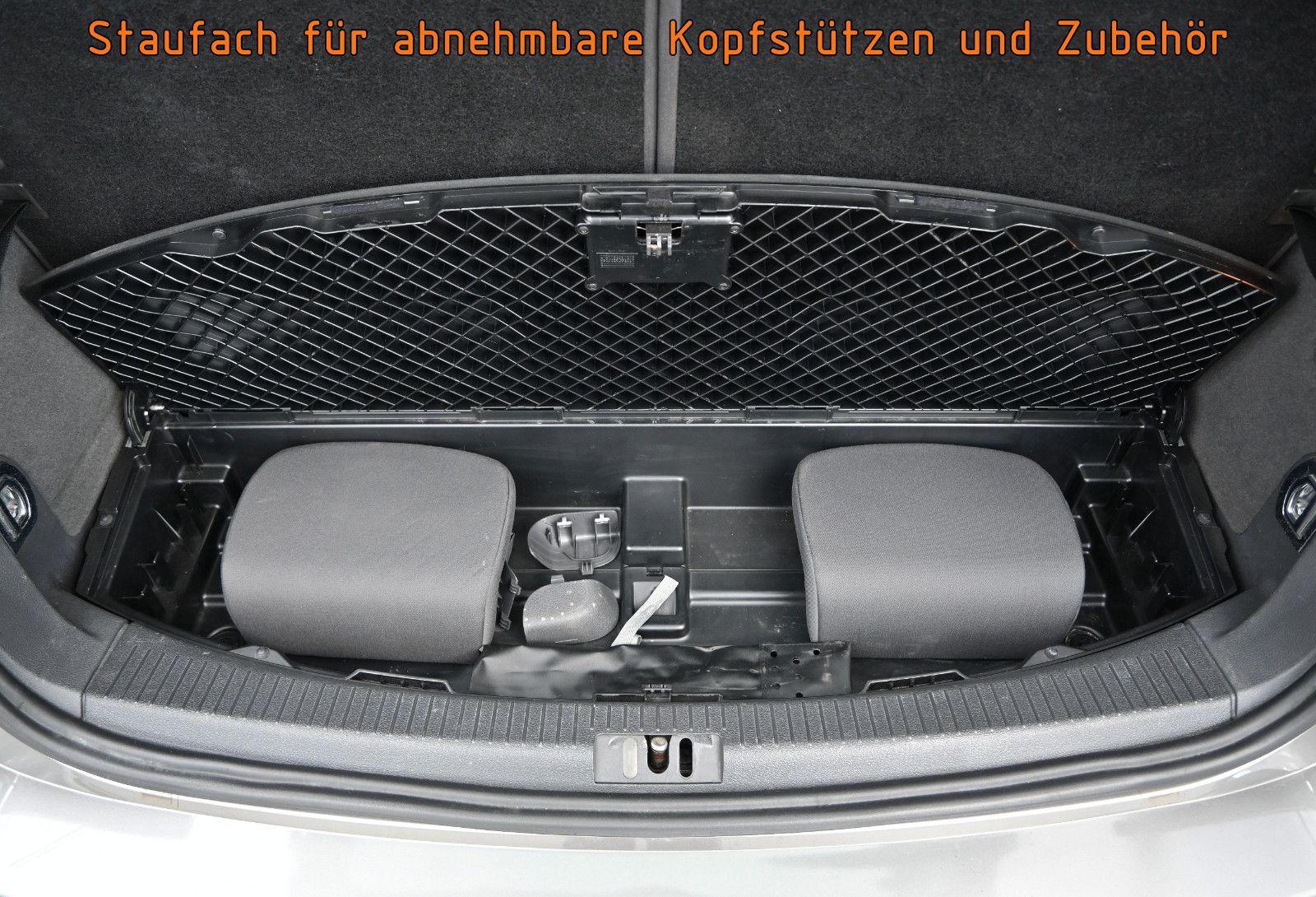 Fahrzeugabbildung Volkswagen Touran 1.6 TDI Comfortline °7-SITZE°KAMERA°02.28