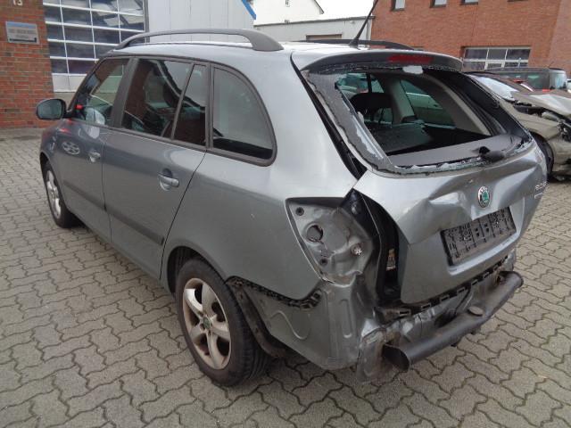 Skoda Fabia 2012 — rear view