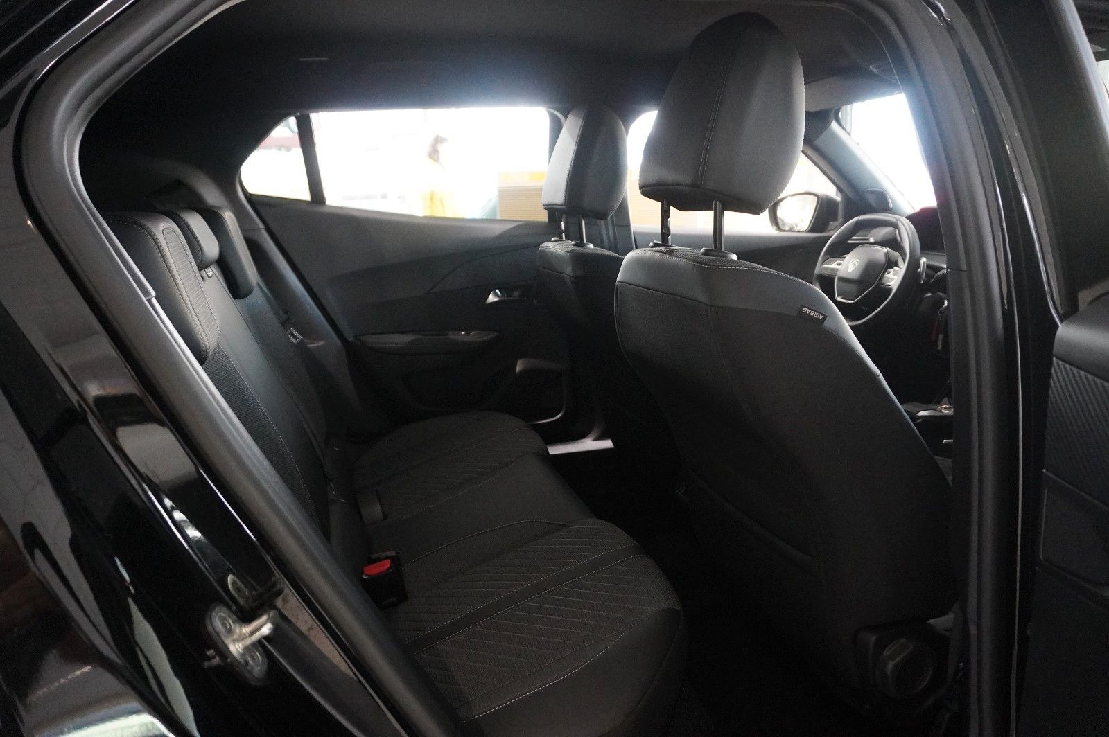 Fahrzeugabbildung Peugeot 2008 1.2 HYBRID ALLURE E-DSC NAVI/LED/SPORT/VIRT