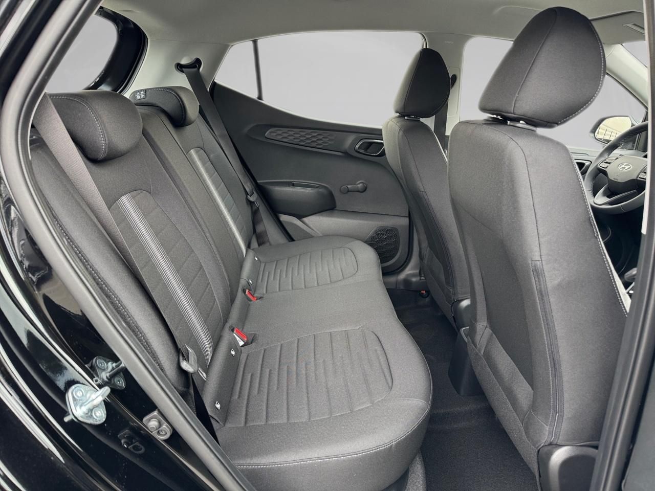 Fahrzeugabbildung Hyundai i10 SELECT Kam. LM Navi PDC SpurH