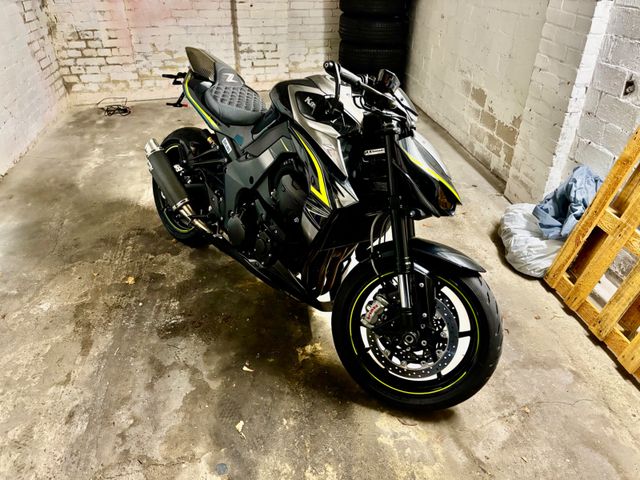 Kawasaki Z1000R Edition