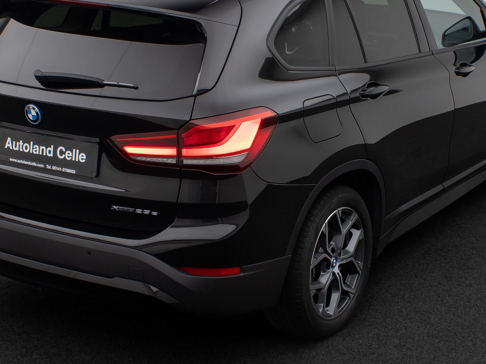 Fahrzeugabbildung BMW X1 xD25e AHK Navi+ HUD DAB H/K Komfort Sport LED