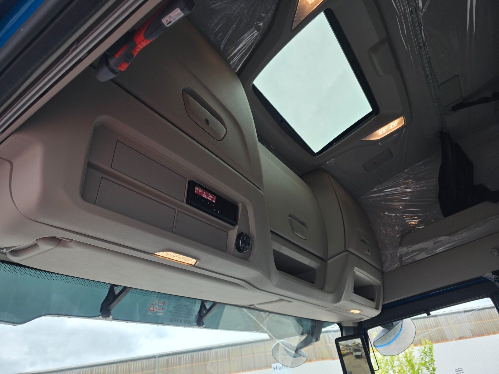 Fahrzeugabbildung Iveco S-Way AS440S50T/P LED Standklima 2 Stück
